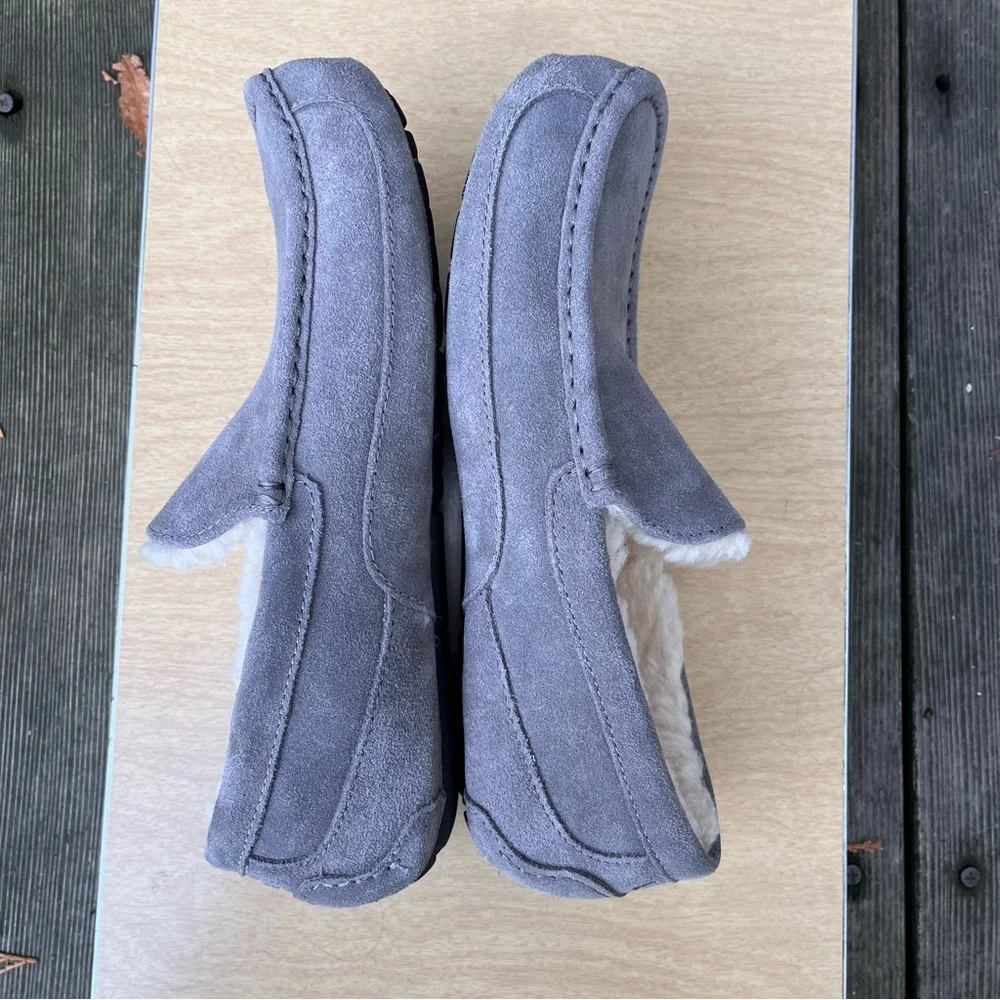 UGG Men’s Ascot Suede Sheepskin Lined Slippers In Gray Sz 10 - Picture 9 of 13